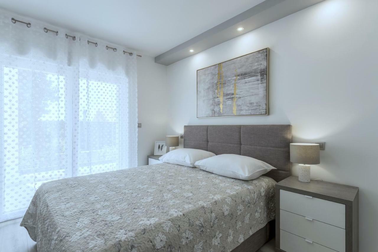 Villa Ema Kastela With Private Heated Pool Exterior foto